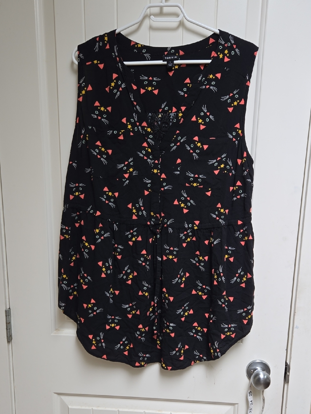 Torrid Women's Plus size Black Sleeveless Tank Top Coral & Yellow Cat Face Print